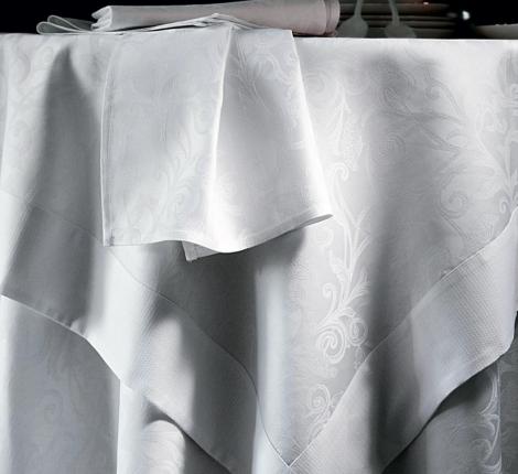 Скатерть &quot;Blanc des Vosges&quot; OMBELLE blanc (белый) 170х300 см+12 салфеток 50х50