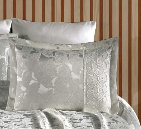 Гобеленовое покрывало "DO&CO" 240х260 (50x70-2 шт.) KARANFIL, серый