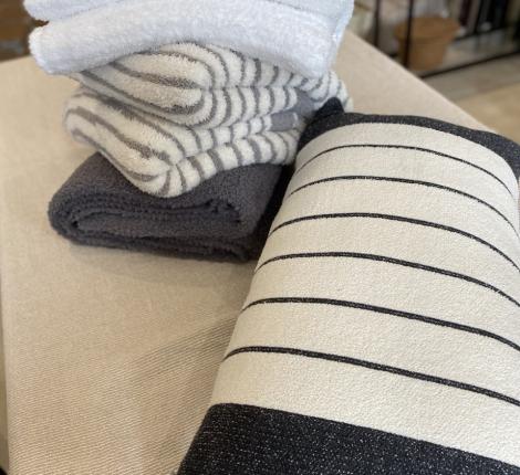 Плед "Barefoot Dreams" CC ASSCHER, 137х183 (кремовый с серым)