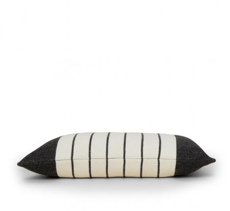 Подушка декоративная "Barefoot Dreams" COTTON BORDER STRIPE (кремовый с темно-серым), 40х76