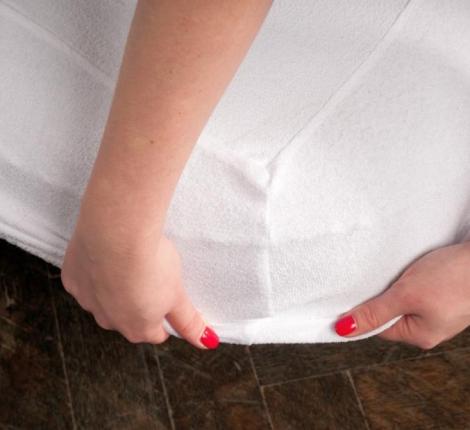 Наматрасник "STOP GRASS" 140х200