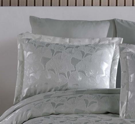 Гобеленовое покрывало "DO&CO" 240х260 (50x70-2 шт.) KARDELEN, серый