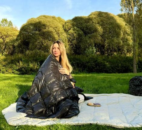 Дорожный плед пуховый с подушкой "TRAVEL PLAID&PILLOW GRASS BLACK", 140х200