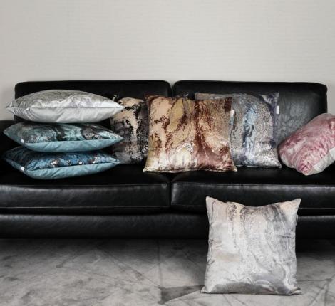 Наволочка декоративная "Sofi de Marko" Мрамор (пепел роза) Велюр, 45х45