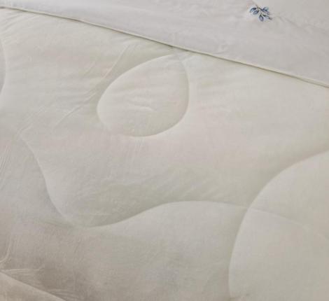 Постельное белье с одеялом "Sofi de Marko" Ренато №40 Велюр/Сатин, Семейный