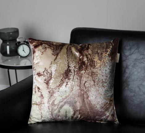 Наволочка декоративная "Sofi de Marko" Мрамор (бежевая) Велюр, 45х45