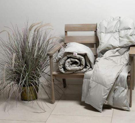Дорожный плед пуховый "TRAVEL PLAID GRASS GREY", 140х200