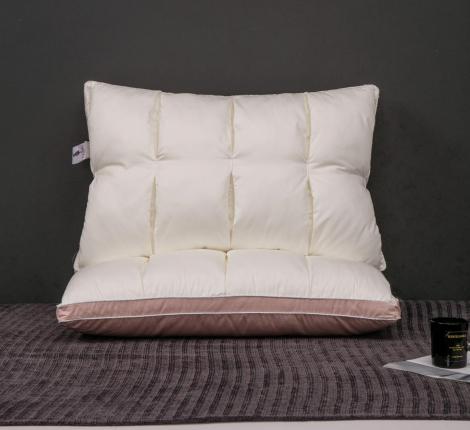 Подушка "Kazanov.A" Cassette (жемчуг пудра), 50х70