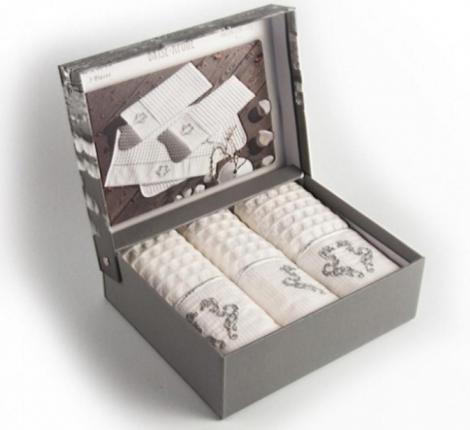 Салфетки вафельные со стразами Maison D'or "BRISE APONE" 40х60-3шт., кремовый