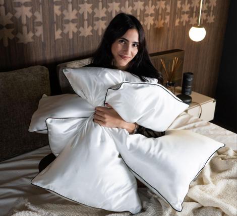 Наволочка шёлковая "Silkow Venezia" 50х80, кант коричневый (плотность 22 момми)