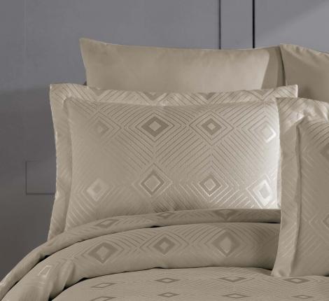 Гобеленовое покрывало "DO&CO" 240х260 (50x70-2 шт.) PETEK, бежевый