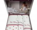 Комплект полотенец 50x100-85x150 с ковриком 50х80 Maison D'or "LOVE ALWAYS " белый/красный