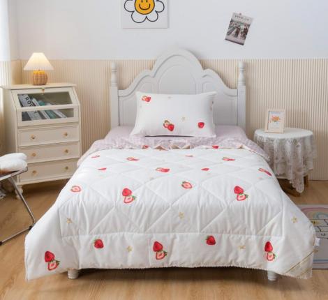 Постельное белье с одеялом детское "Sofi de Marko" Strawberry (белый) Сатин, 1,5 спальный