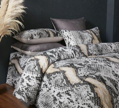 Постельное белье с одеялом "Kazanov.A." Питон (графит айвори) Велюр/Egypt Cotton, Семейный