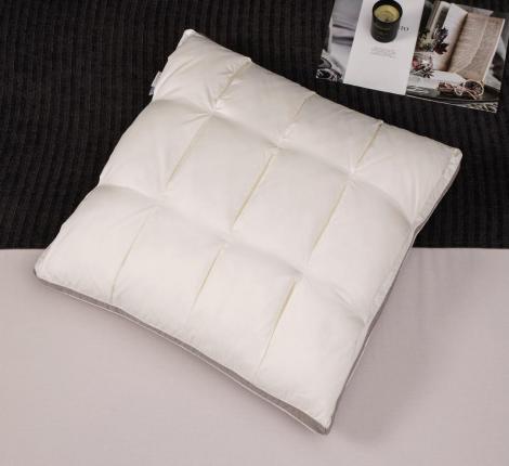 Подушка "Kazanov.A" Cassette (жемчуг пепел), 70х70