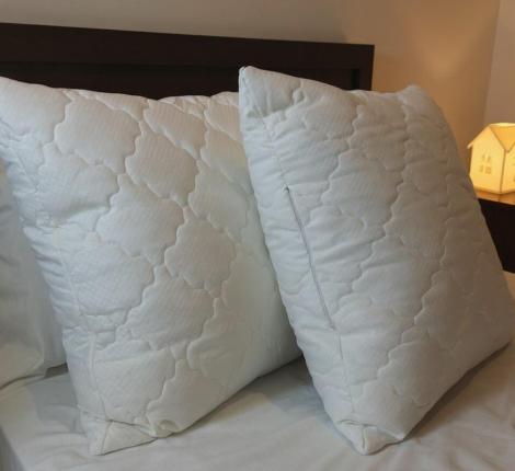 Подушка стеганая "MERINO LAMBI", 68х68