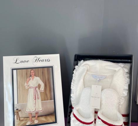 Халат женский махровый с тапочками Maison D'or "LOVE HEARTS LONG" (кремовый), XS(42)-S(44)