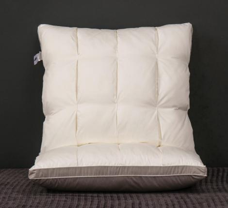 Подушка "Kazanov.A" Cassette (жемчуг пепел), 70х70