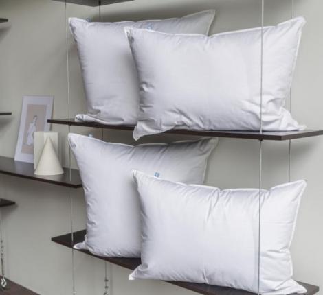 Подушка 3 STARS "FAMILIE DOWN" упругая, 60х60