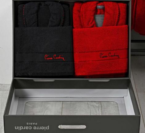 Набор "PIERRE CARDIN HOME" (2 халата, 2 полотенца 50х90), красный-черный