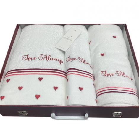 Комплект полотенец 50x100-85x150 с ковриком 50х80 Maison D'or "LOVE ALWAYS " белый/красный