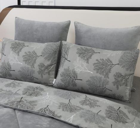 Постельное белье с одеялом "Sofi de Marko" Роберто №17 Велюр/Сатин, Семейный