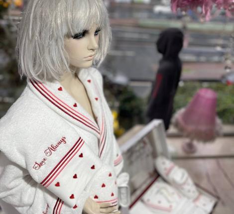 Комплект Maison D'or "LOVE ALWAYS" (Халат XL(50)-XXL(52)+Полотенца 50х100-85х150), белый