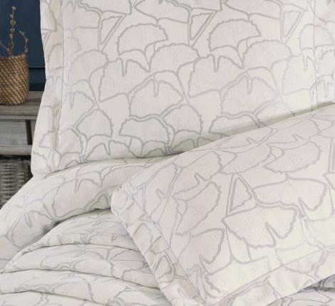 Гобеленовое покрывало "DO&CO" 240х260 (50x70-2 шт.) BERGOMA, кремовый