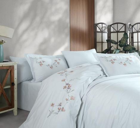 Постельное бельё "DANTELA VITA" поплин с вышивкой CARMEN (голубой), Евро