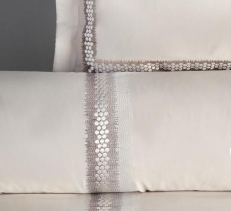 Постельное бельё "DANTELA VITA" сатин с вышивкой MONTANA (бежевый), Евро