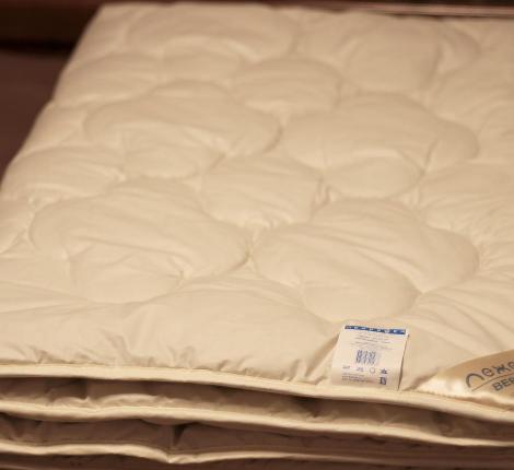 Одеяло всесезонное ВЕРБЛЮЖКА Люкс, 140х205