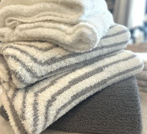 Плед "Barefoot Dreams" CC ASSCHER, 137х183 (кремовый с серым)