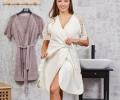 Халат женский махровый с кружевом Maison D'or "JOSEPHINE" (кремовый), XS(42)-S(44)